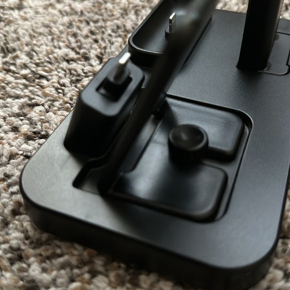 NWOT 3 in 1 Fast Charging Station for Apple iPhone Watch AirPods Black - Picture 9 of 11